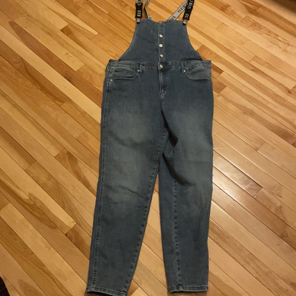 vintage retro style 80s or 90s look bombshell head turne - Picture 5 of 7